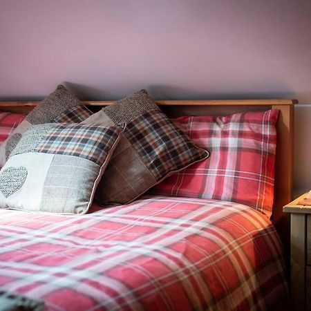 The Beeches Studio, Highlands Of Scotland نيوتونْمور المظهر الخارجي الصورة