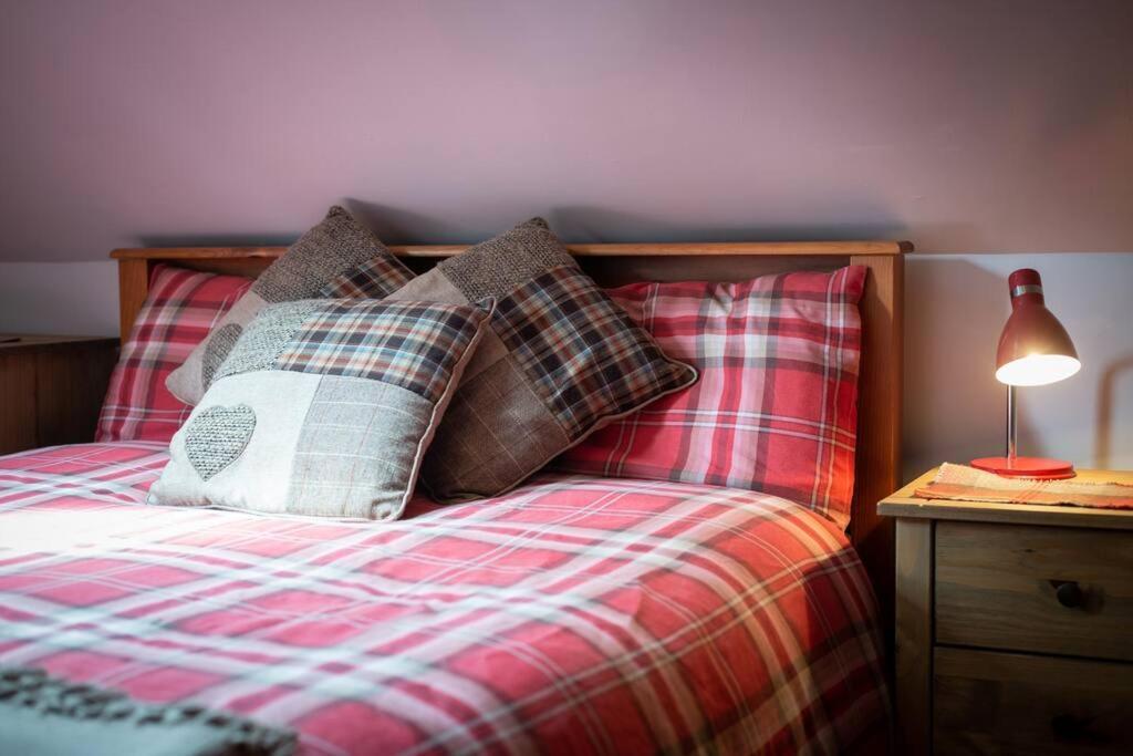 The Beeches Studio, Highlands Of Scotland نيوتونْمور المظهر الخارجي الصورة