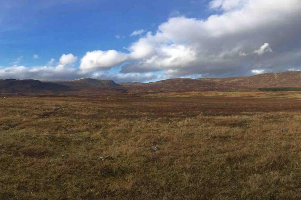 The Beeches Studio, Highlands Of Scotland نيوتونْمور المظهر الخارجي الصورة