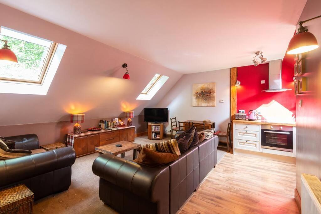 The Beeches Studio, Highlands Of Scotland نيوتونْمور المظهر الخارجي الصورة